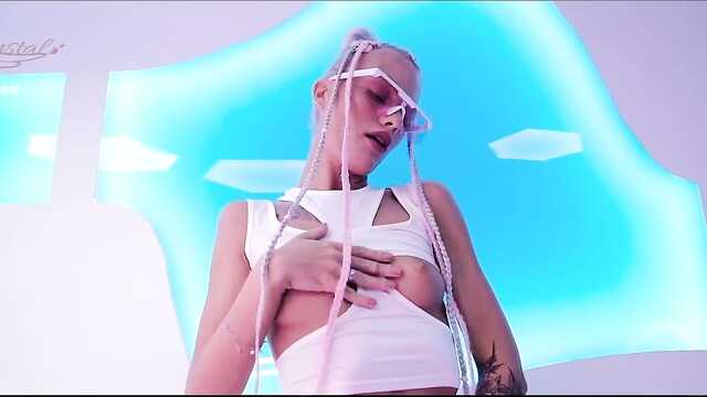 Секс бөксені шайқайды