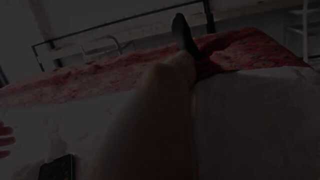 Засадил в киску милой тян и слил семя на ее попку