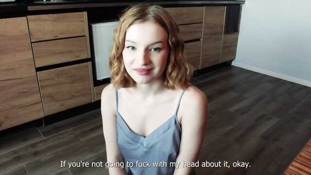 Кузина ангельской внешности ебется на подоконнике