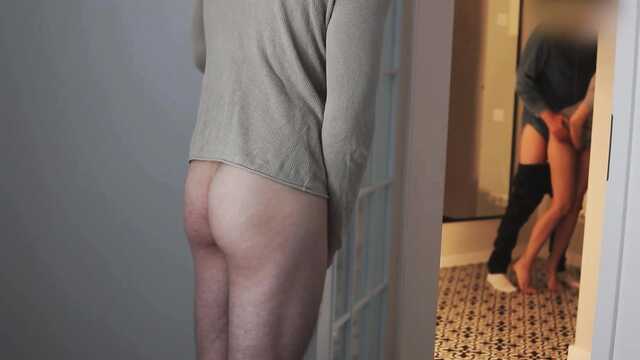 O namoro no Tinder imediatamente se transformou em uma briga