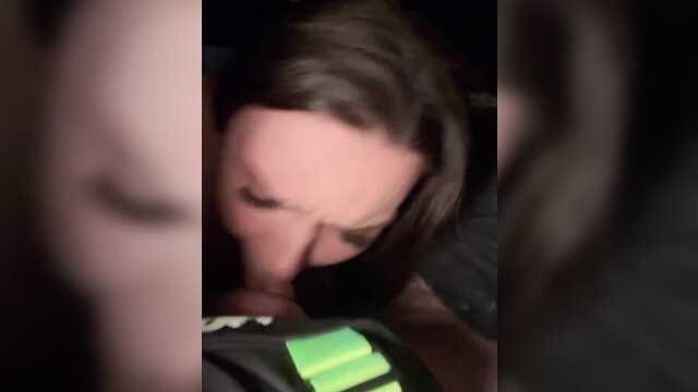 Мен жүргізушімен минетпен төлеуге тура келді