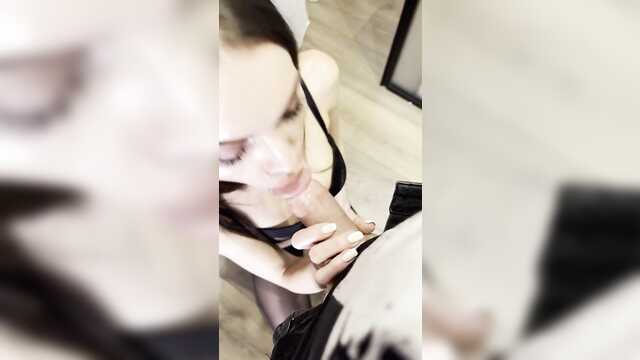 Глазастая просто зачетно сосет