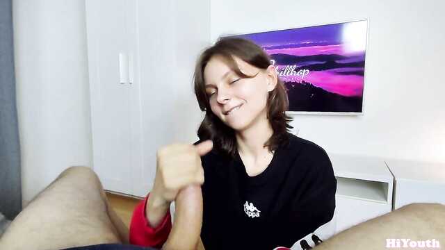 Скінчив в ротик, трахнув раком і додав на обличчя