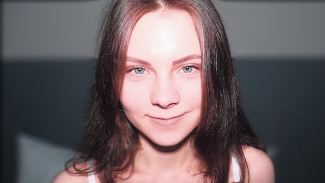 Uwodzi faceta piękną bielizną na loda i ruchanie cipki