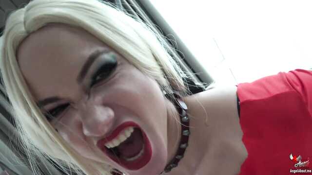 Харли Квинн оказалась профессиональной соской