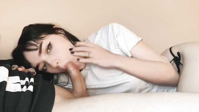 Os olhos começaram a manhã com um boquete