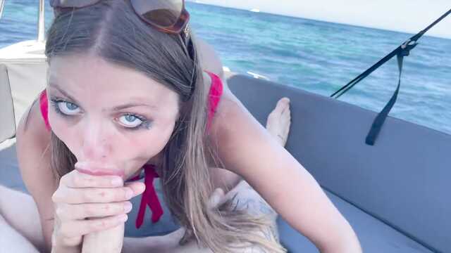 Wpadłem w usta piękności podczas spaceru po morzu