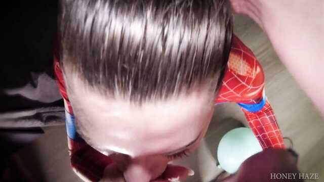 The girl became a spider-man and sucked a cock