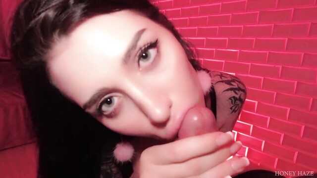 Кузина ничего так умеет сосать хуй - на пятерочку