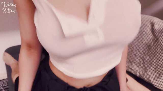 Najlepiej laska pieprzy się w pozycji nowotworem potrząsając cyckami