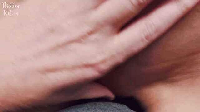 Najlepiej laska pieprzy się w pozycji nowotworem potrząsając cyckami