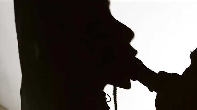 Монашка молится перед сексом и отдается в манду