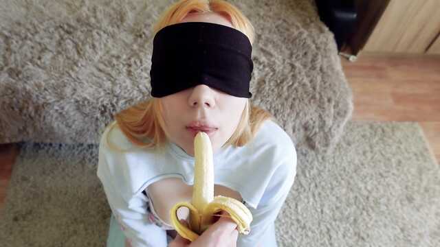 Podczas gier z kuzynką wsadził jej kutasa w usta