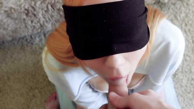 Podczas gier z kuzynką wsadził jej kutasa w usta