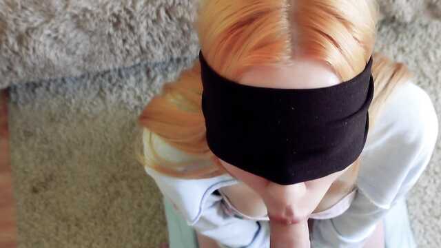 Podczas gier z kuzynką wsadził jej kutasa w usta