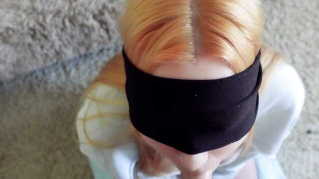 Podczas gier z kuzynką wsadził jej kutasa w usta