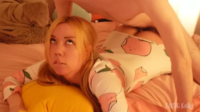 Әпкесін шырынды срака проебімен емдейді