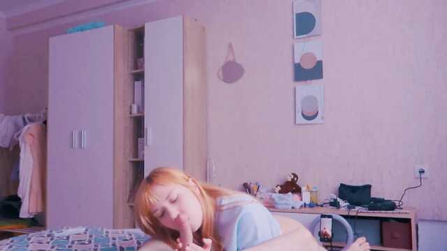 Die bescheidene Frau wird von der Pilotin auf den Schwanz eines Freundes gepflanzt