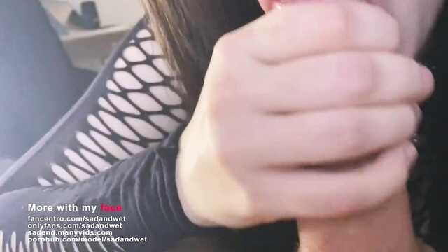 Brunya gives cancer and brings the girl to orgasm with a blowjob