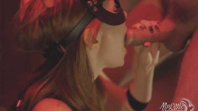 Бетперде киген қыз тәтті ласкает мүшесі аяқталғанға дейін тұлға мен айна