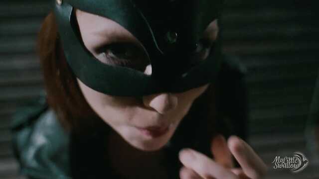 Obciąganie ukochanej w pobliżu jeziora i pieczenie cipki