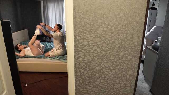 Застукала секс ағасы оның толстенькой қызымен