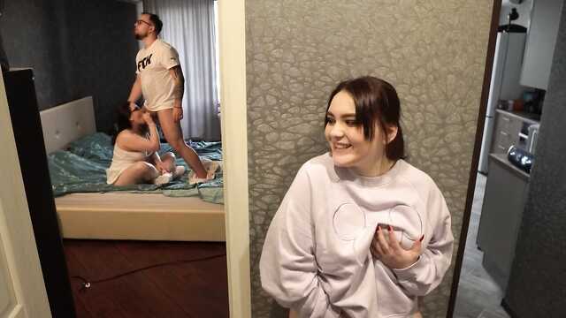 Застукала секс ағасы оның толстенькой қызымен