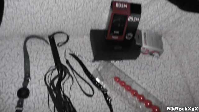 Heimlich schlich er sich in die Wohnung des Mädchens und fickte Sie