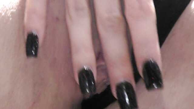 Нимфоманка ошиблась дверью и была насажена на хуй