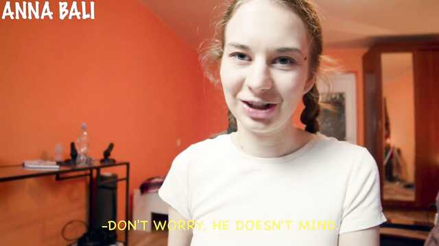 Ревность мужа при виде того, как жена связалась с друзьями?