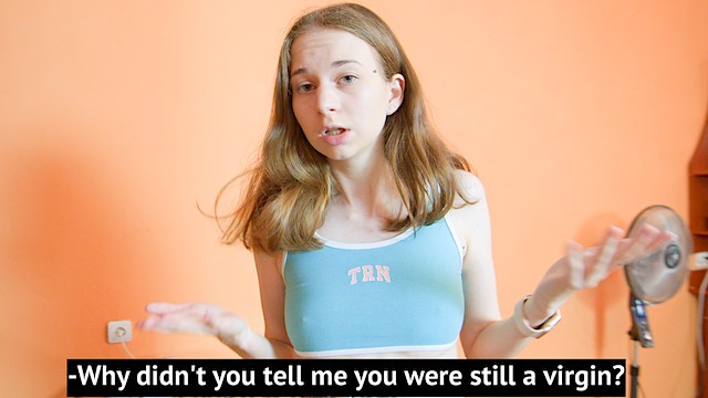 Сводная сестра помогает брату лишиться девственности