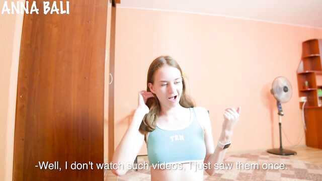 Сводная сестра помогает брату лишиться девственности