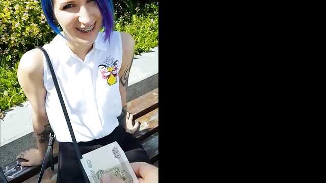 Wściekła Laska wyruchana na pchnięciu za pieniądze