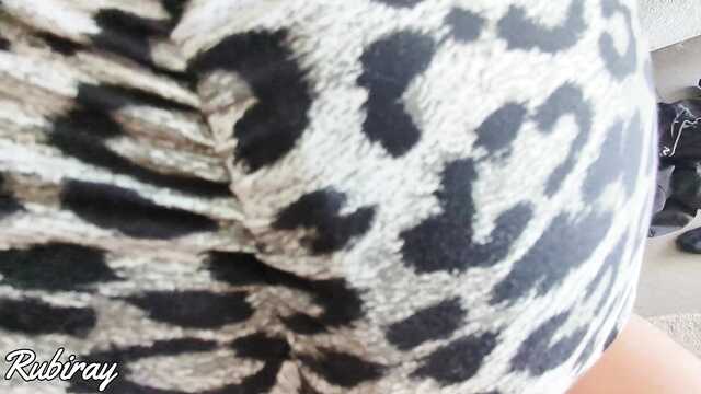 Impaling the arched heifer, the lover managed to shoot a video