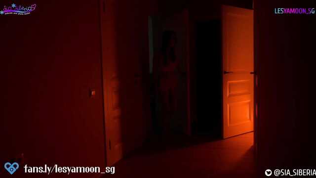 Впервые на Хеллоуин подруги испробовали страпон