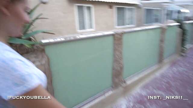 Запикапил сучку и развел ее на минет