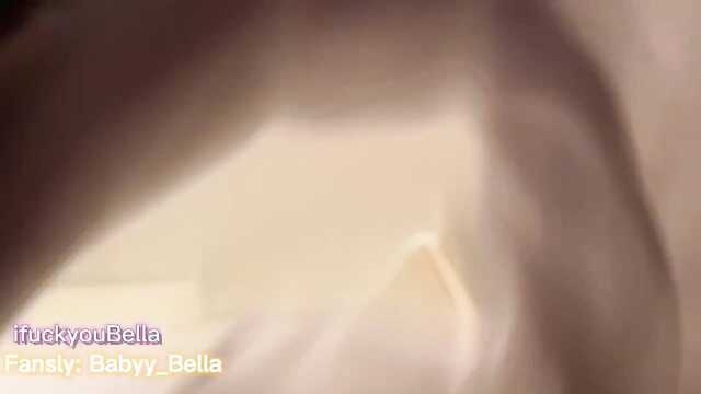 Płaci za pracę hydraulika ustami i cipką