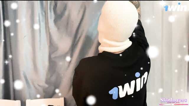 Просил у Деда Мороза горячую Снегурку и мечты сбылись