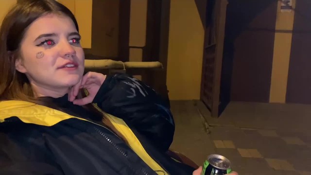 Conheci uma velha amiga e convidei-a para fazer sexo.