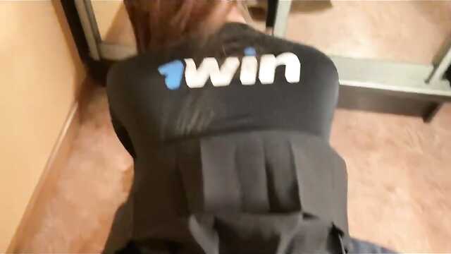 Conheci uma velha amiga e convidei-a para fazer sexo.