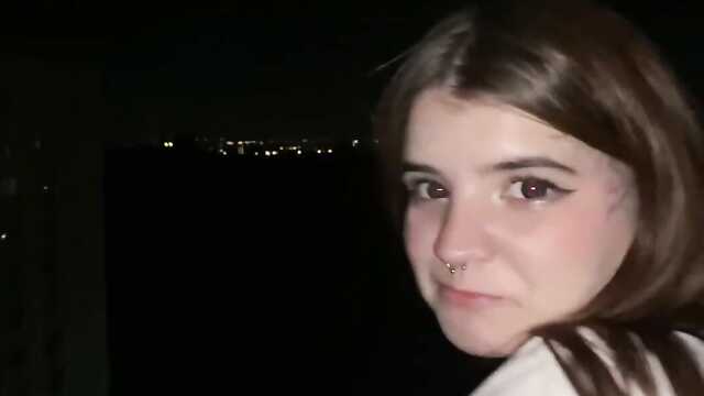 Engatou uma aluna na rua e fodeu - a na entrada