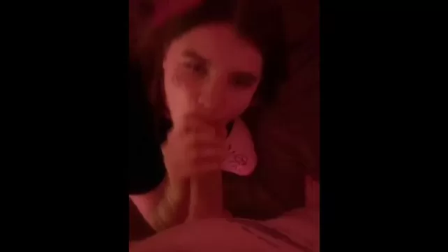 Estudantes gravam primeiro vídeo de sexo no celular