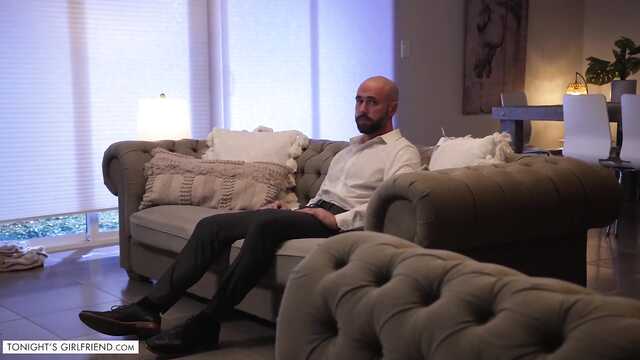 Брутал вжарил красивой жене соседа