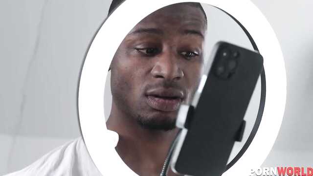 Черный хахаль активно разъебал все щели милфы