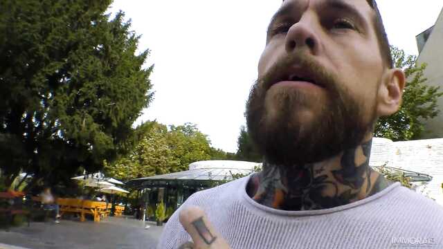 Качок большим хуем довел блонду до сквирта