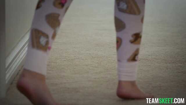 Пока жена крепко спала, успел вдуть падчерице