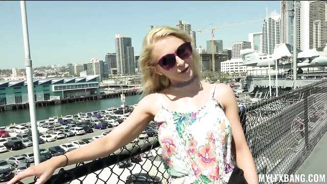 Приехала на отдых и порадовала зрелую пилотку сексом