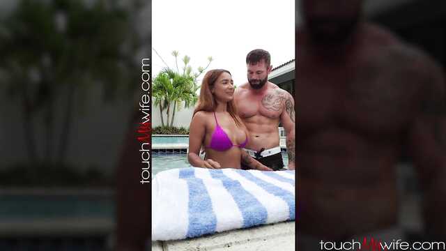 Вдувает чужой жене в бассейне и супружеской кровати