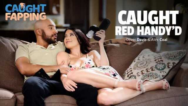 Совместный просмотр порно с секс игрушками привел к реальной ебле