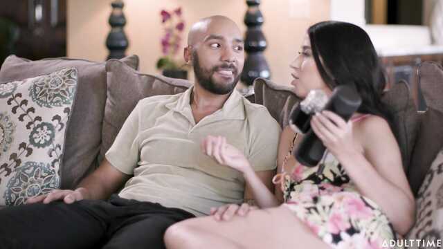 Совместный просмотр порно с секс игрушками привел к реальной ебле